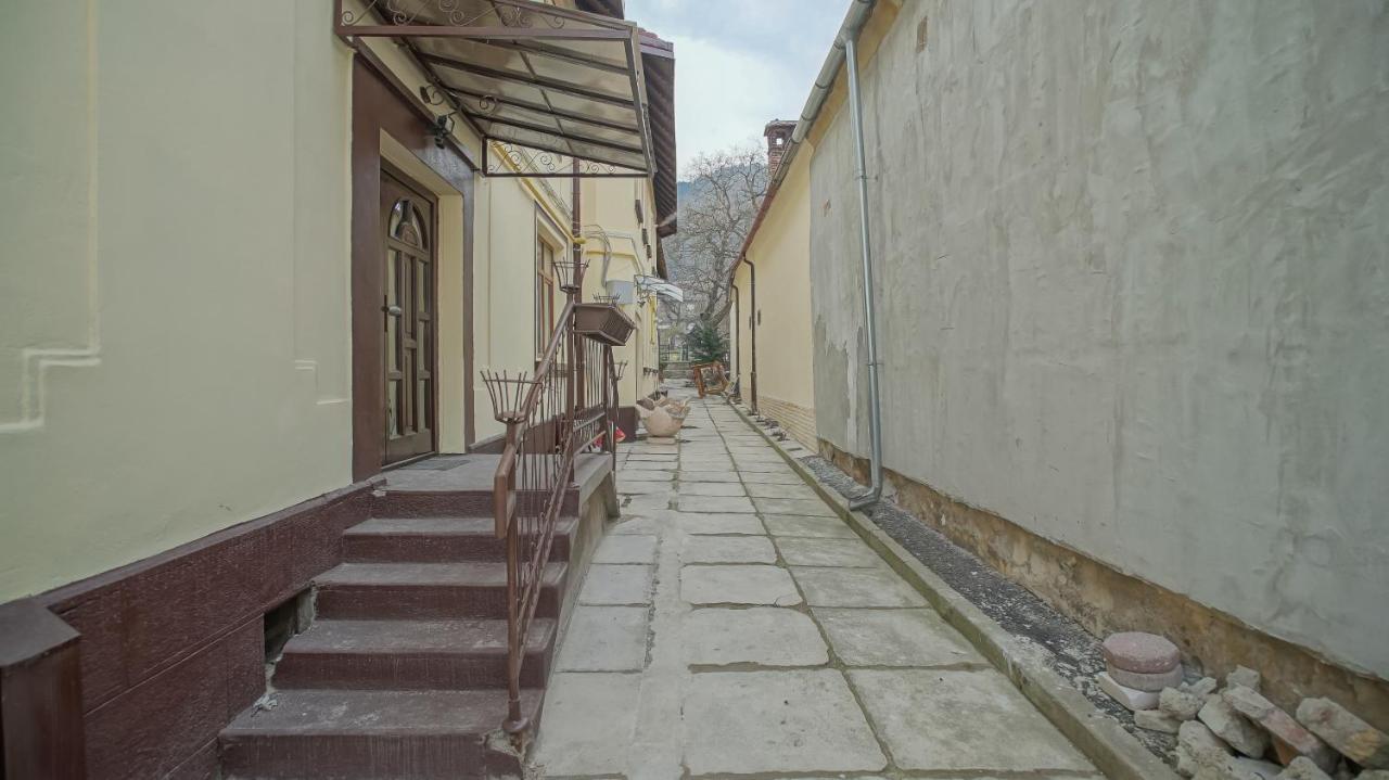 Апартаменти Oldtown Refuge Брашов Екстер'єр фото